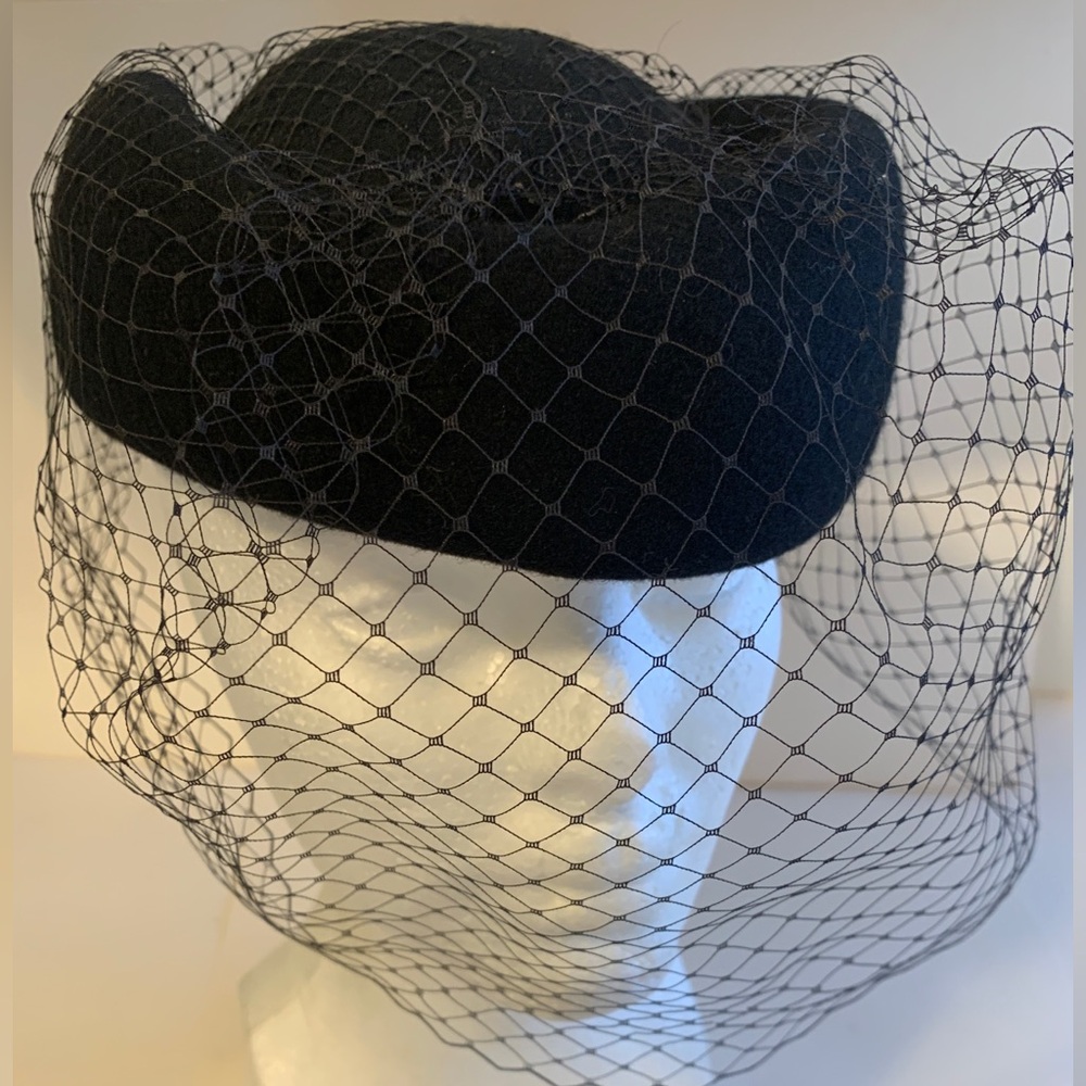 Elegant Vintage Black Veil Hat